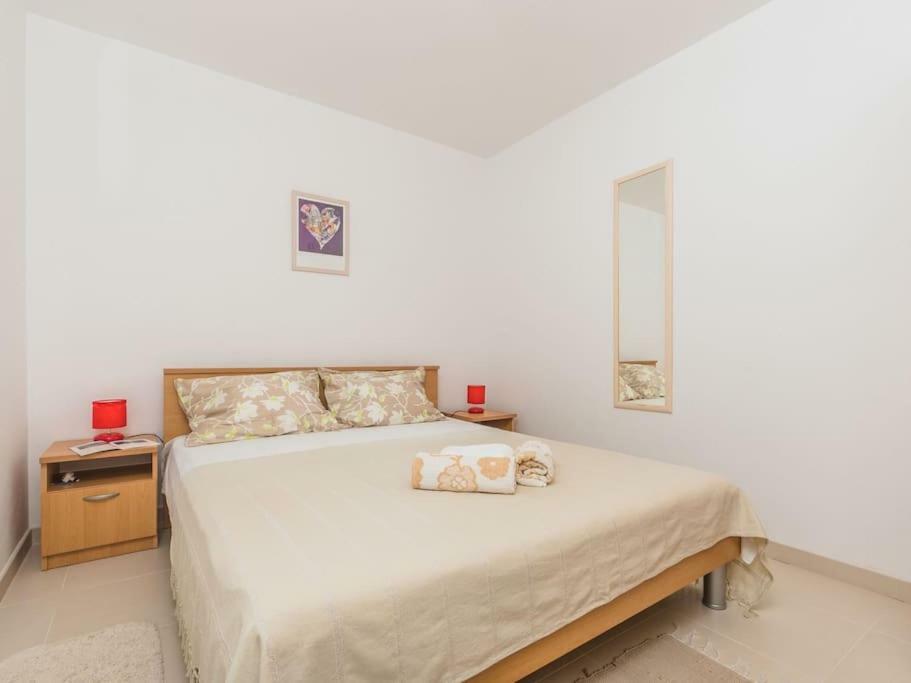 Apartment F-1 Klimno Luaran gambar