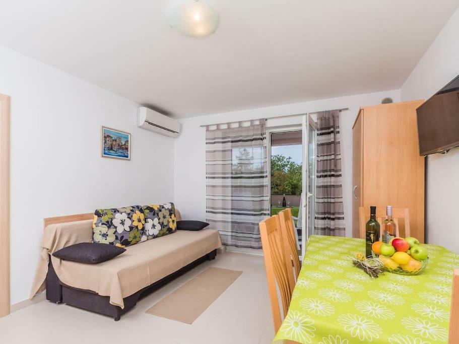 Apartment F-1 Klimno Luaran gambar